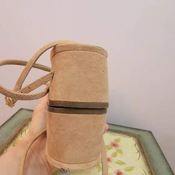 Ann Taylor Tan Suede Wrap Around Ankle Strap Sandals Size 9.5 - Picture 6 of 8
